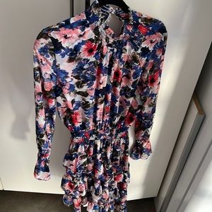 Miss Los Angeles since waist floral pink red blue size medium ruffles.